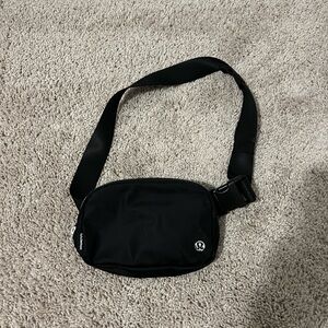 lululemon athletica crossbody bag